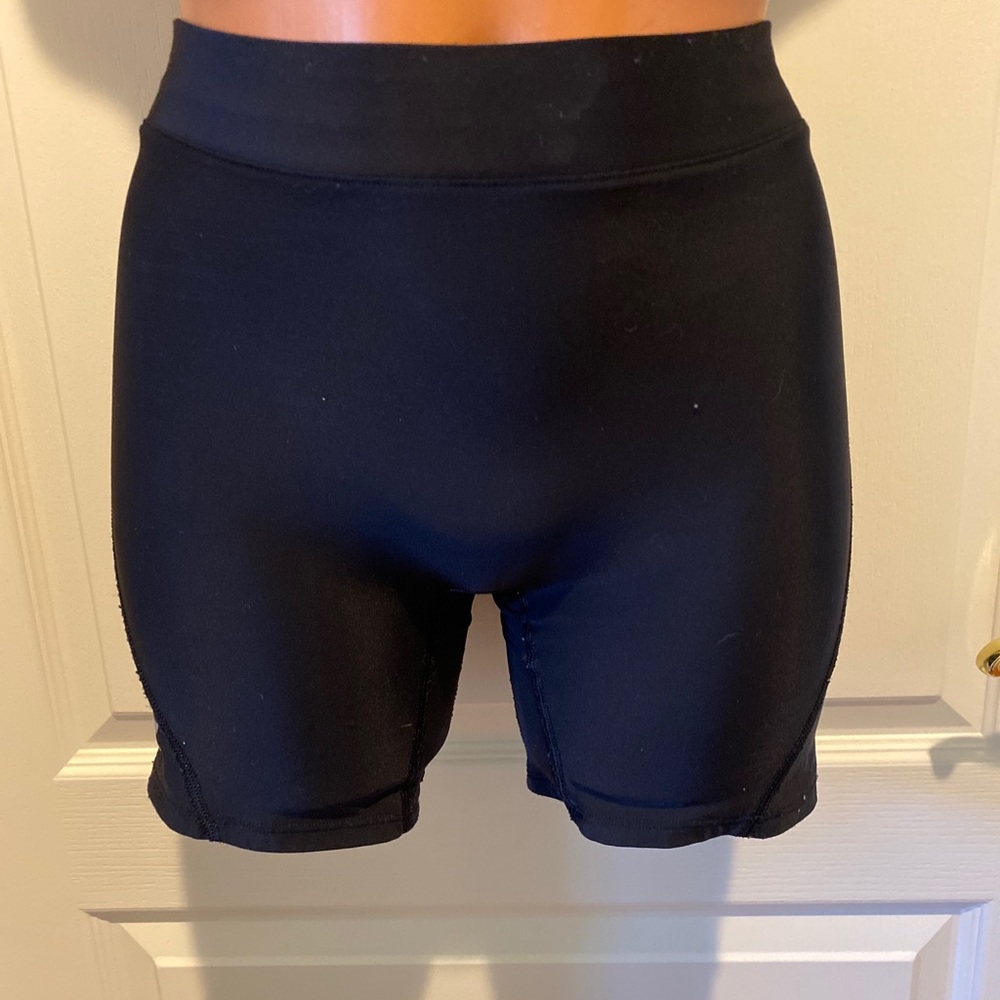 UNDER ARMOUR Black Compression Shorts XS